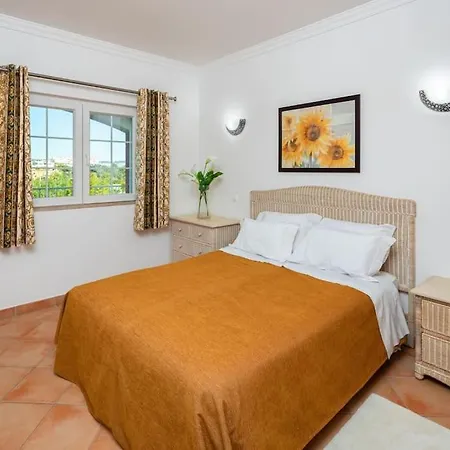 7+1 Bedroom Private Villa, Heated Pool, Games, Bbq * Albufeira