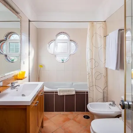 7+1 Bedroom Private Villa, Heated Pool, Games, Bbq * Αλμπουφέιρα