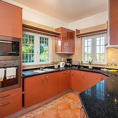 Villa 7+1 Bedroom Private Villa, Heated Pool, Games, Bbq *