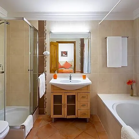 7+1 Bedroom Private Villa, Heated Pool, Games, Bbq *