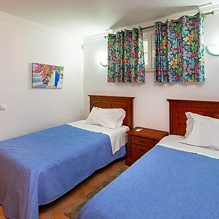 Villa 7+1 Bedroom Private Villa, Heated Pool, Games, Bbq *