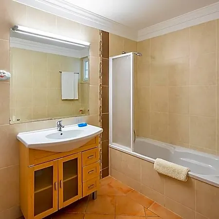7+1 Bedroom Private Villa, Heated Pool, Games, Bbq *