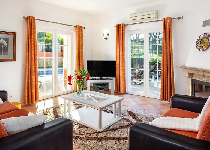 7+1 Bedroom Private Villa, Heated Pool, Games, Bbq فيلة