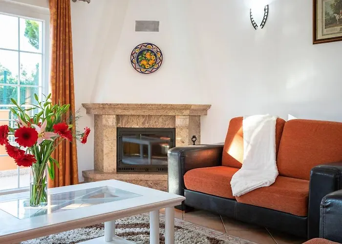 7+1 Bedroom Private Villa, Heated Pool, Games, Bbq فيلة البوفيرا