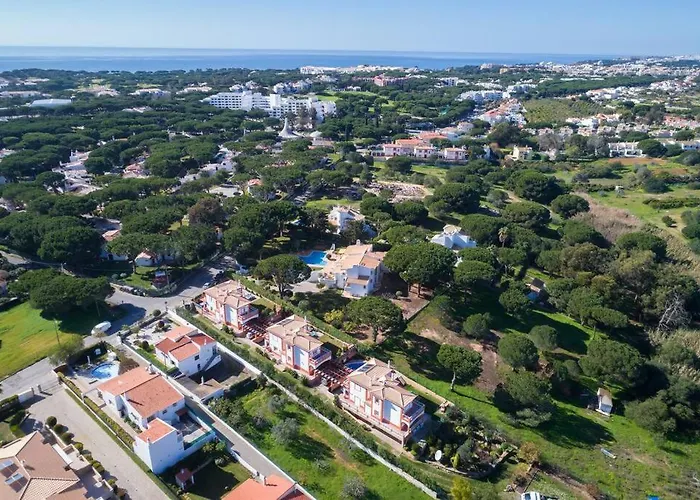 7+1 Bedroom Private Villa, Heated Pool, Games, Bbq فيلة