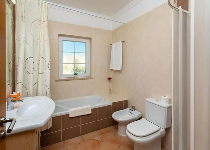 فيلة 7+1 Bedroom Private Villa, Heated Pool, Games, Bbq