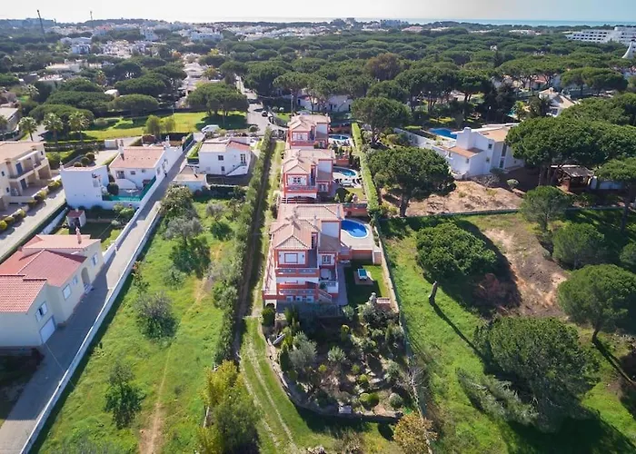 7+1 Bedroom Private Villa, Heated Pool, Games, Bbq فيلة *